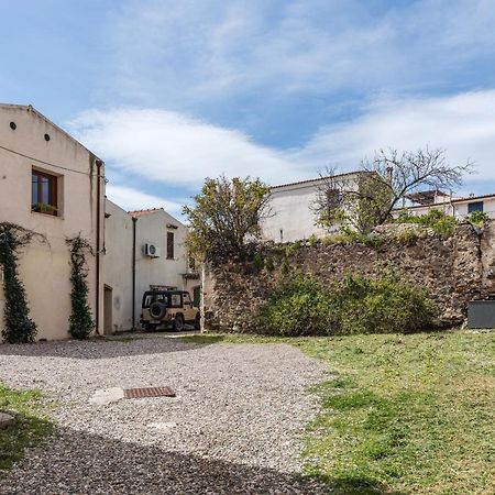 Domo Mea Terra E Domo Mea Chelu - Comfort Nel Centro Storico Di Orosei Extérieur photo