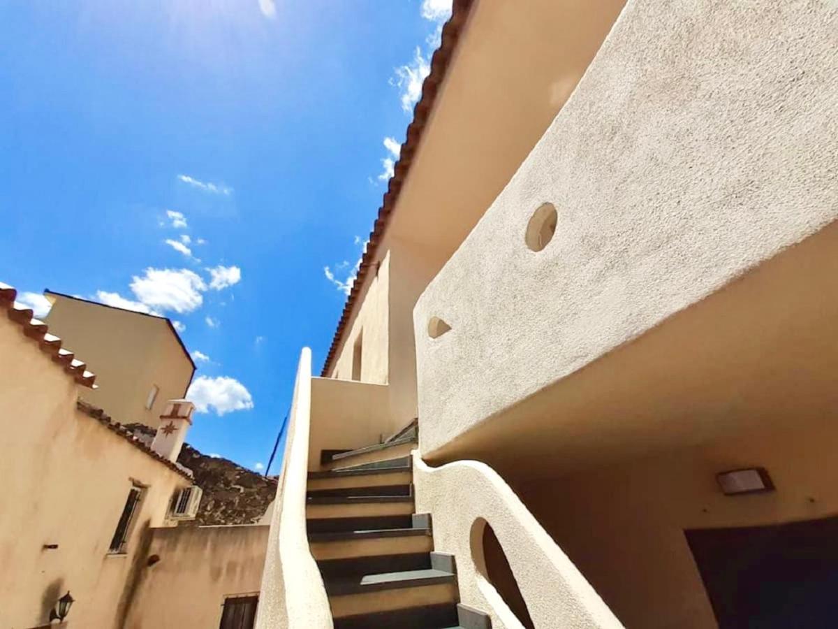 Domo Mea Terra E Domo Mea Chelu - Comfort Nel Centro Storico Di Orosei Extérieur photo