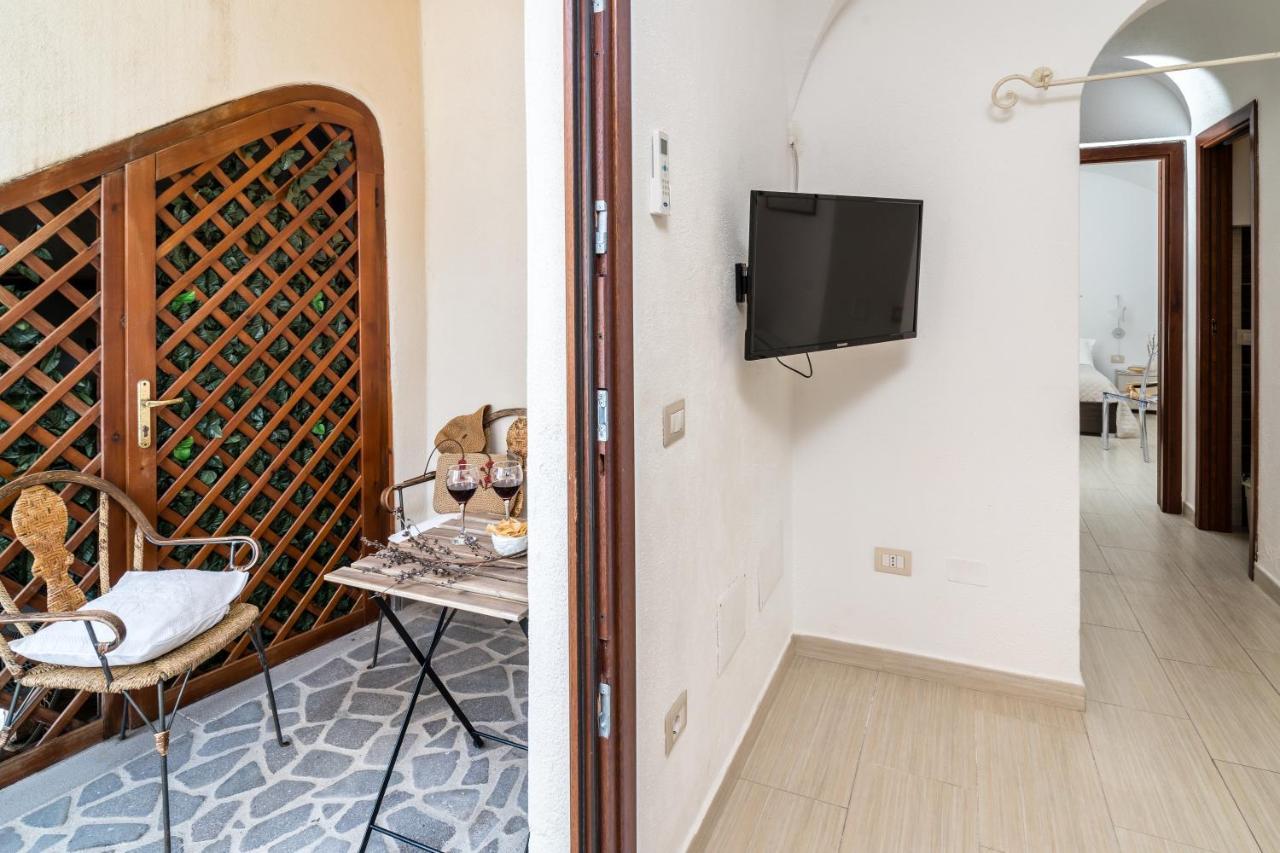 Domo Mea Terra E Domo Mea Chelu - Comfort Nel Centro Storico Di Orosei Extérieur photo