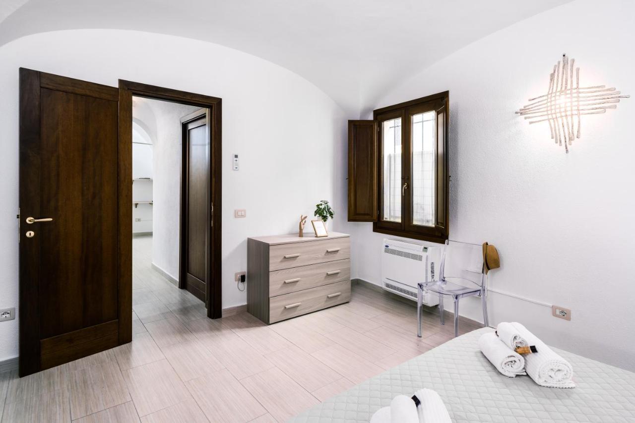 Domo Mea Terra E Domo Mea Chelu - Comfort Nel Centro Storico Di Orosei Extérieur photo