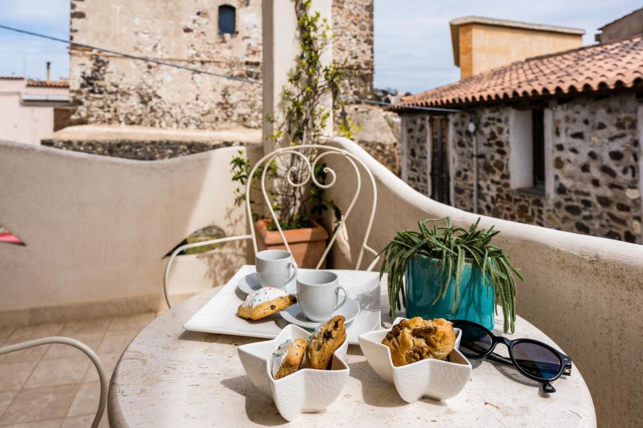 Domo Mea Terra E Domo Mea Chelu - Comfort Nel Centro Storico Di Orosei Extérieur photo