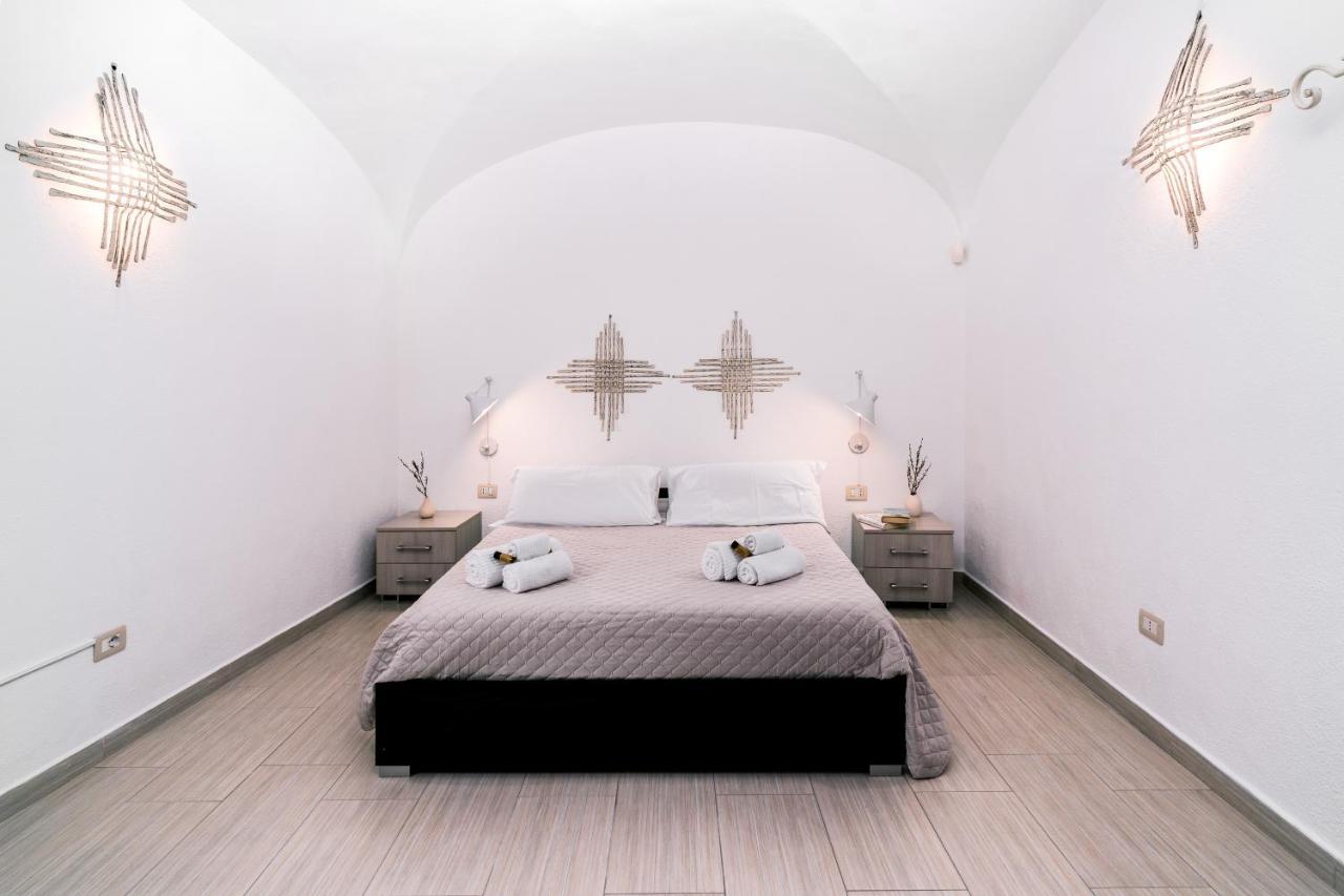Domo Mea Terra E Domo Mea Chelu - Comfort Nel Centro Storico Di Orosei Extérieur photo