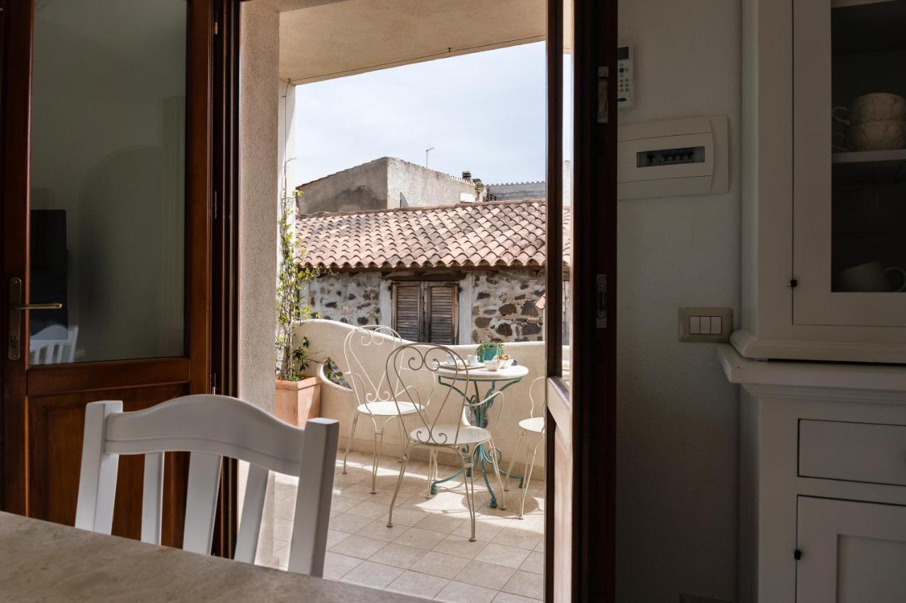 Domo Mea Terra E Domo Mea Chelu - Comfort Nel Centro Storico Di Orosei Extérieur photo