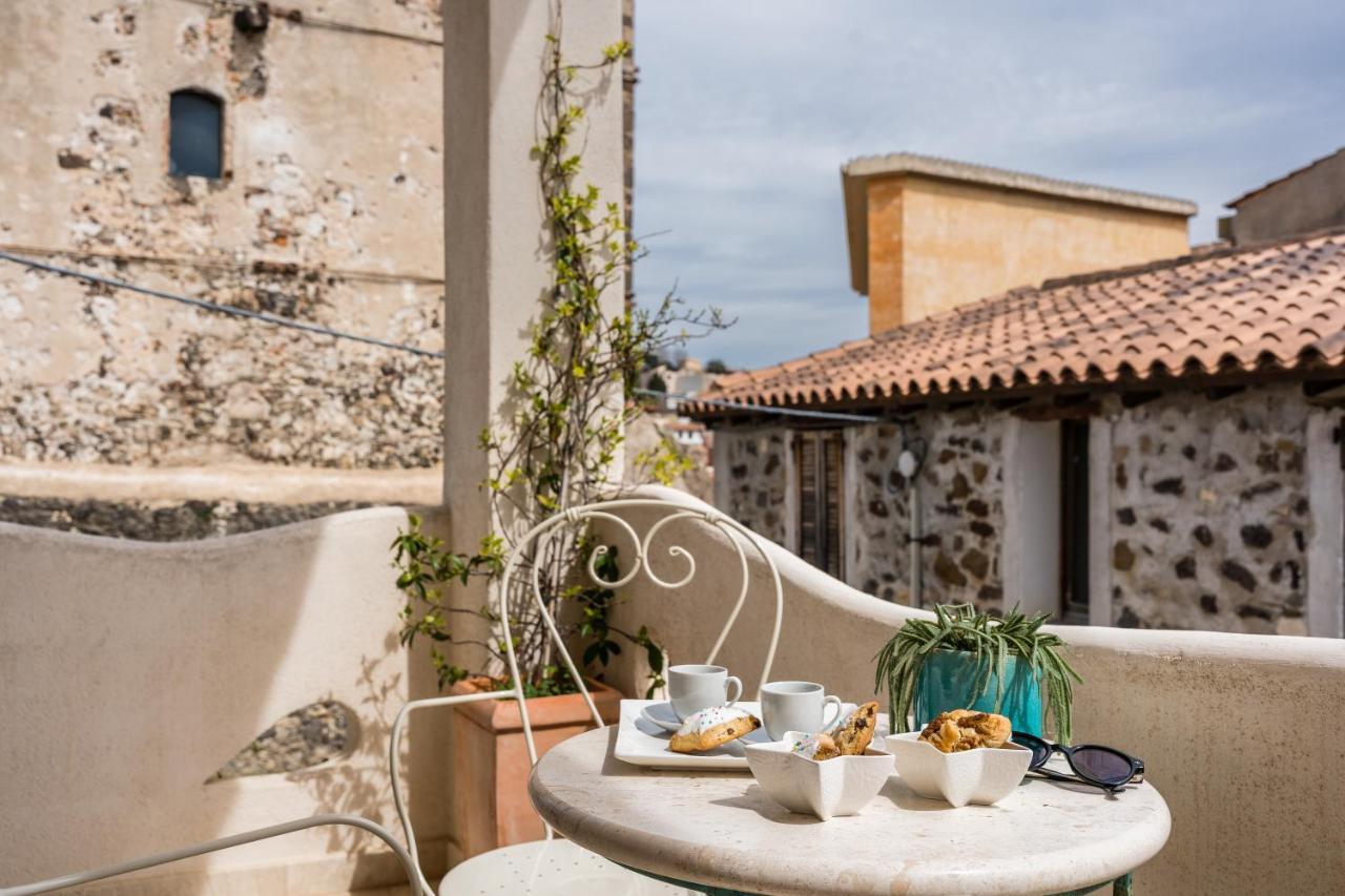 Domo Mea Terra E Domo Mea Chelu - Comfort Nel Centro Storico Di Orosei Extérieur photo
